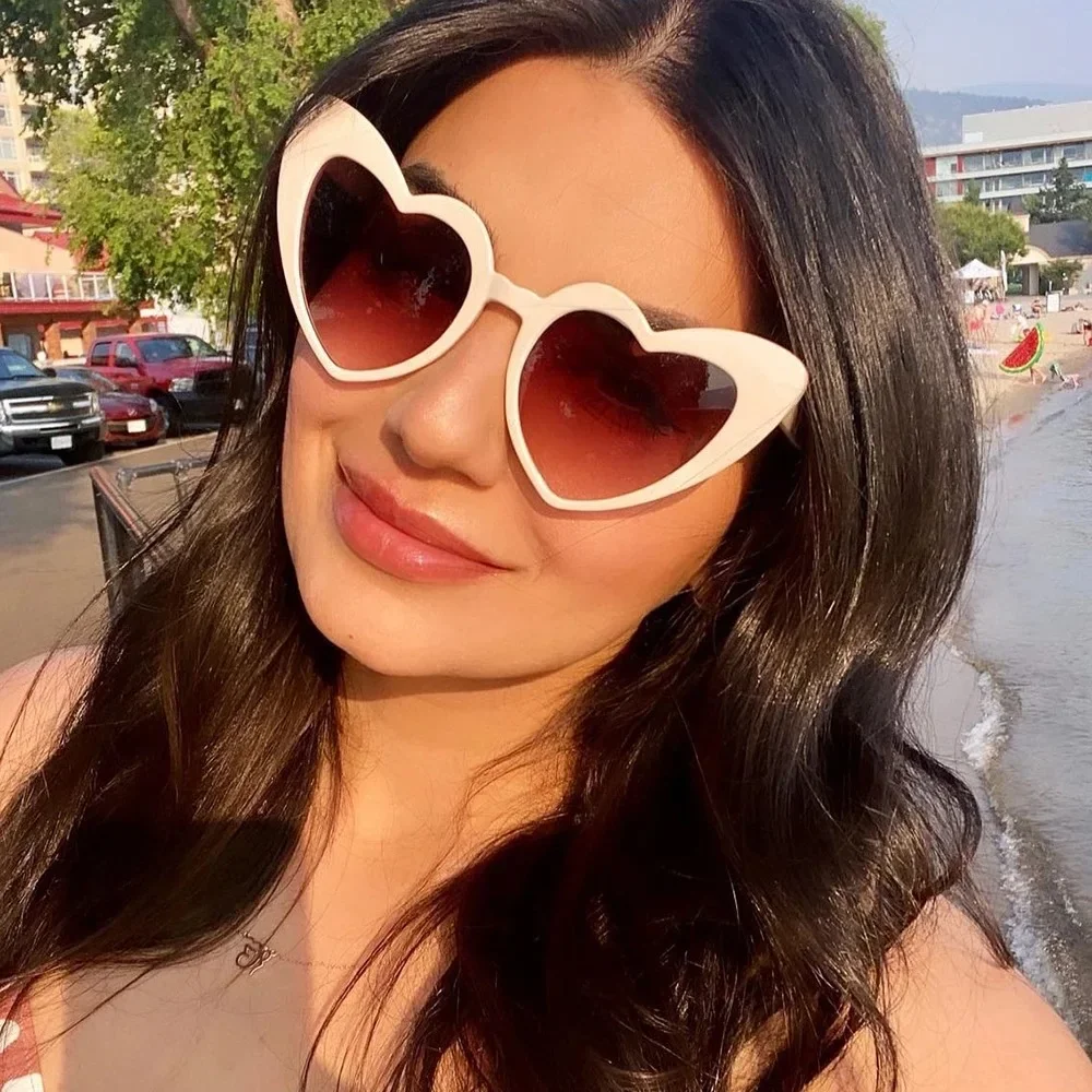 Lunettes de soleil en forme de - Event Suppliers avis et prix